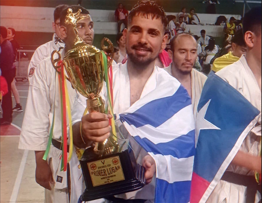 gonzalo suarez campeon karate 2024