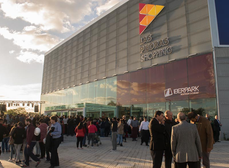 Las Piedras Shopping 02 Stew Chozi